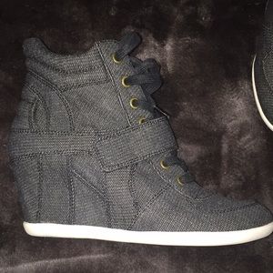 Gasoline tweed sneaker wedge